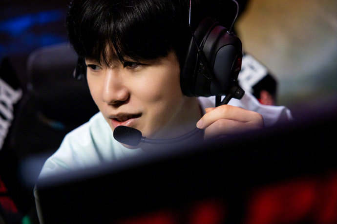 形成了一支 形成了一支