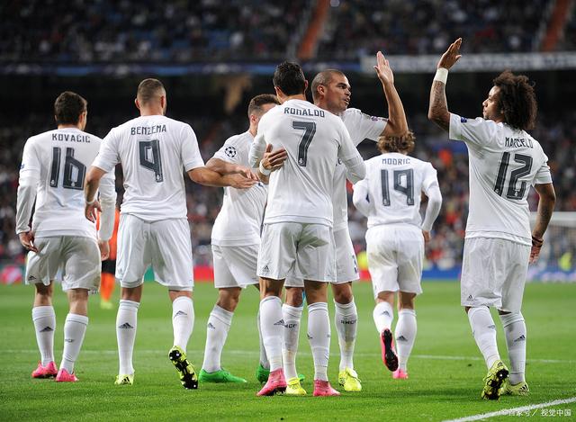 半自动输出 半自动输出